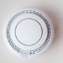 Умный беспроводной  WiFi датчик дыма Tuya дистанционное управление для умного дома белый со встроенной сиреной